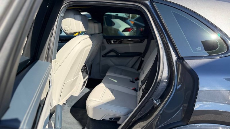 Porsche CAYENNE 2022
